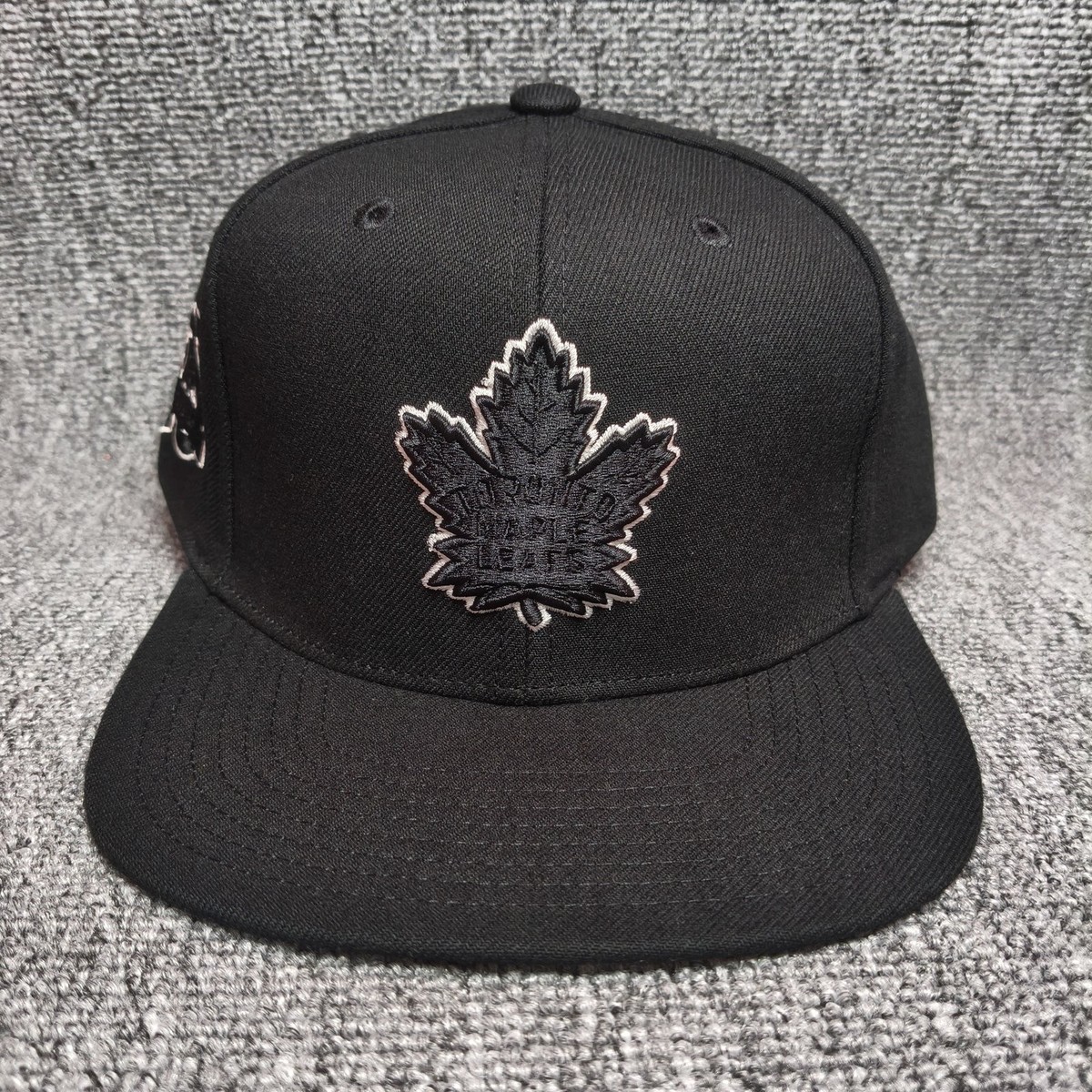 Mitchell & Ness Toronto Maple Leafs Black Snapback Cap NHL Hat