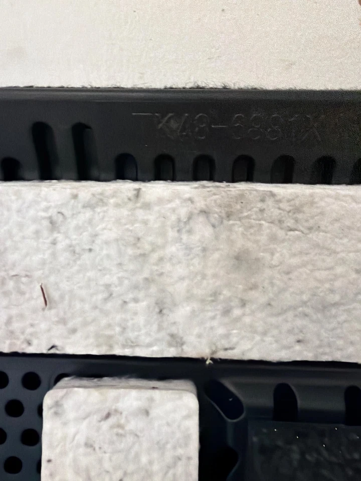 2016-2023 年马自达 CX-9 正品原始设备制造商后备箱/货物下层板盖 — 第 3/3 张图片