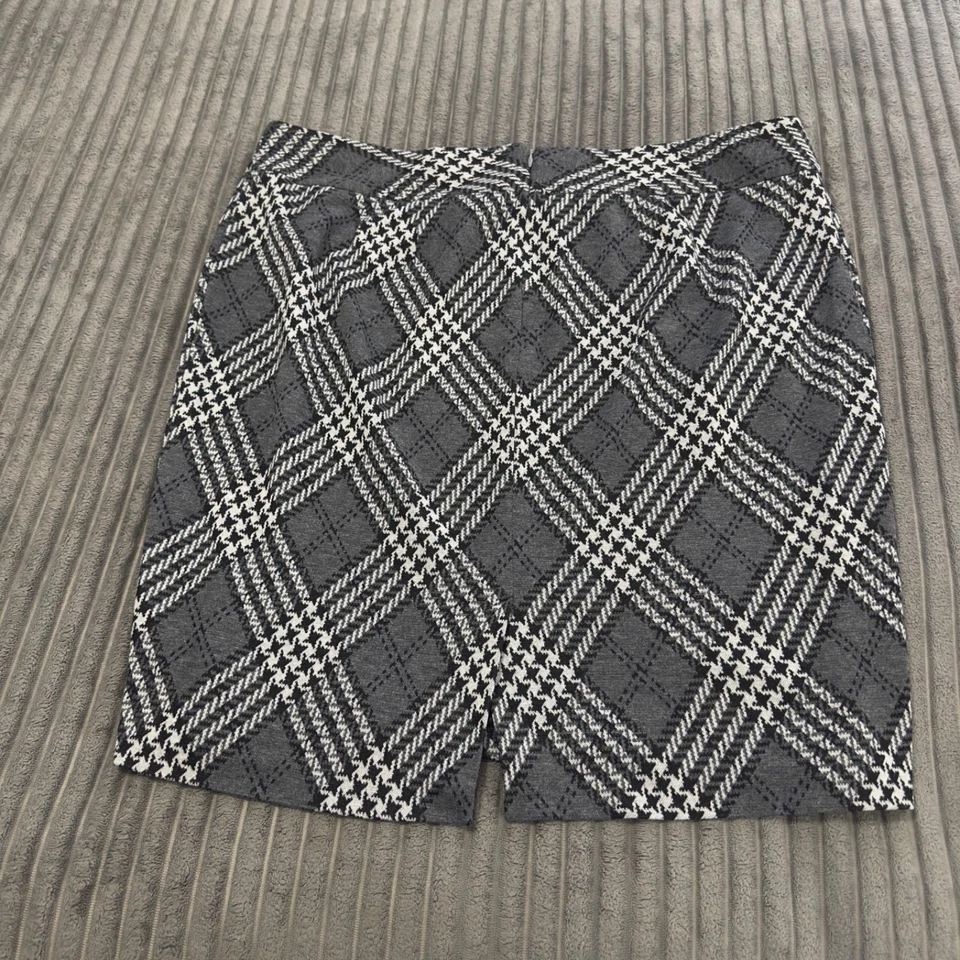 Falda lápiz Lane Bryant para mujer gris pata de gallo a cuadros elástica hasta la rodilla Foto 2 de 4