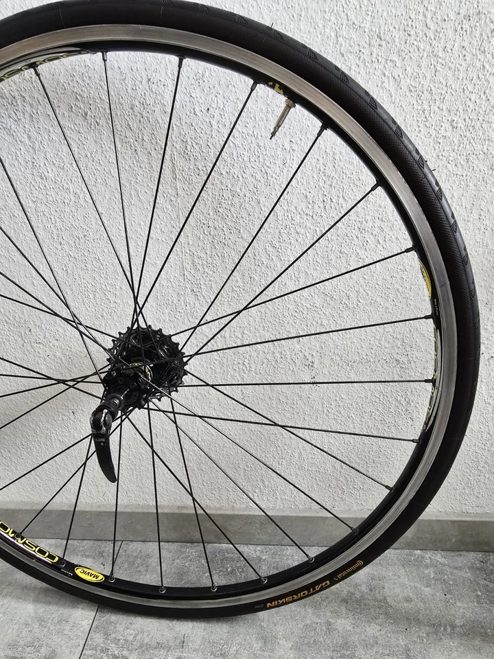 Mavic Cosmos Rennradfelgen mit Mavic Cosmos Naben und 9 fach Shimano Kassette - Bild 3 von 4