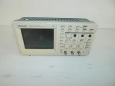 TEKTRONIX TDS 210 TWO CHANNEL DIGITAL REAL TIME OSCILLOSCOPE (HLP28)