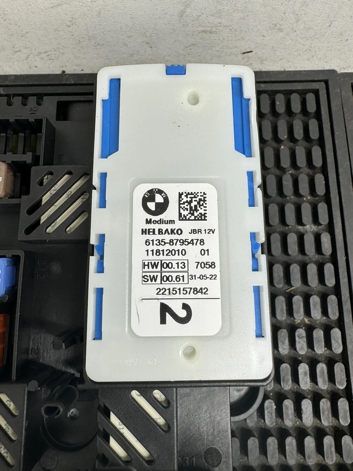 2020-2023 BMW X5 X6 X7 GENUINE REAR POWER DISTRIBUTION FUSE BOX MODULE OEM - Image 3 of 4