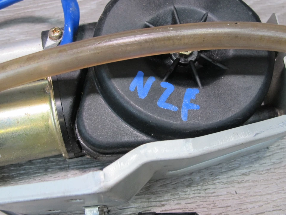 90-96 NISSAN Z32 300ZX 2+0 REAR POWER ELECTRIC ANTENNA MOTOR ASSEMBLY OEM - Image 2 of 4