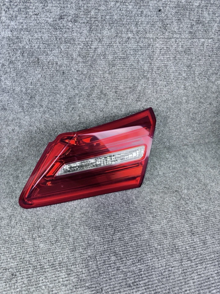 14-17 ACURA RLX LUZ TRASERA DERECHA MALETERO PASAJERO LUZ TRASERA LED INTERIOR Foto 4 de 4