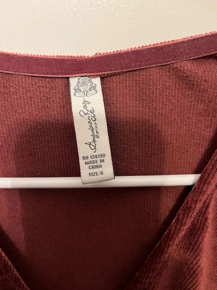 American Rag Burgundy Velvet Short Sleeve Blouse Size Small - Image 3 of 3