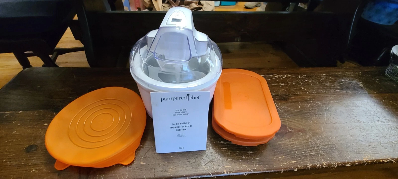 Pampered Chef Ice Cream Maker 1538 and Freezee Storage Containers 100078