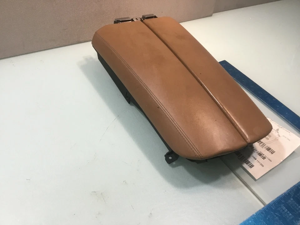 09-15 2012 BMW 750i AT AWD Front Center Console Arm Rest Lid E P - Image 4 of 4