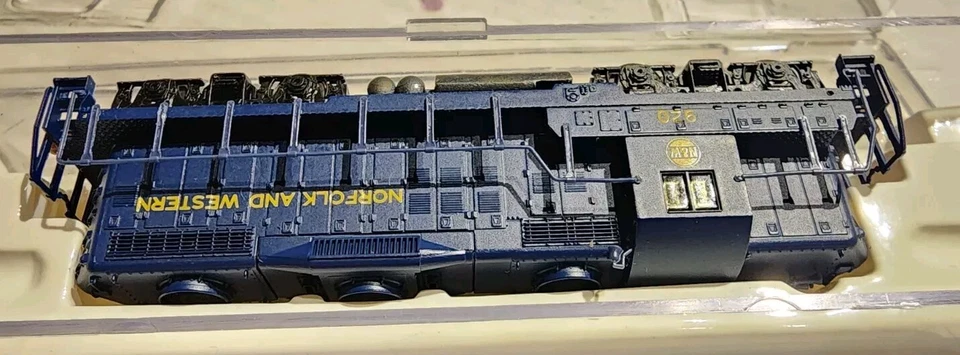 Life-Like N Scale GP18 Diesel Engine Norfolk & Western #920 - Image 4 of 4