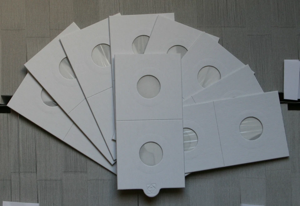 25 Étuis/Cadres cartonnés autocollants 50X50 mm, jusqu'à 20 mm Ø - Réf  336861 - Photo 1/1