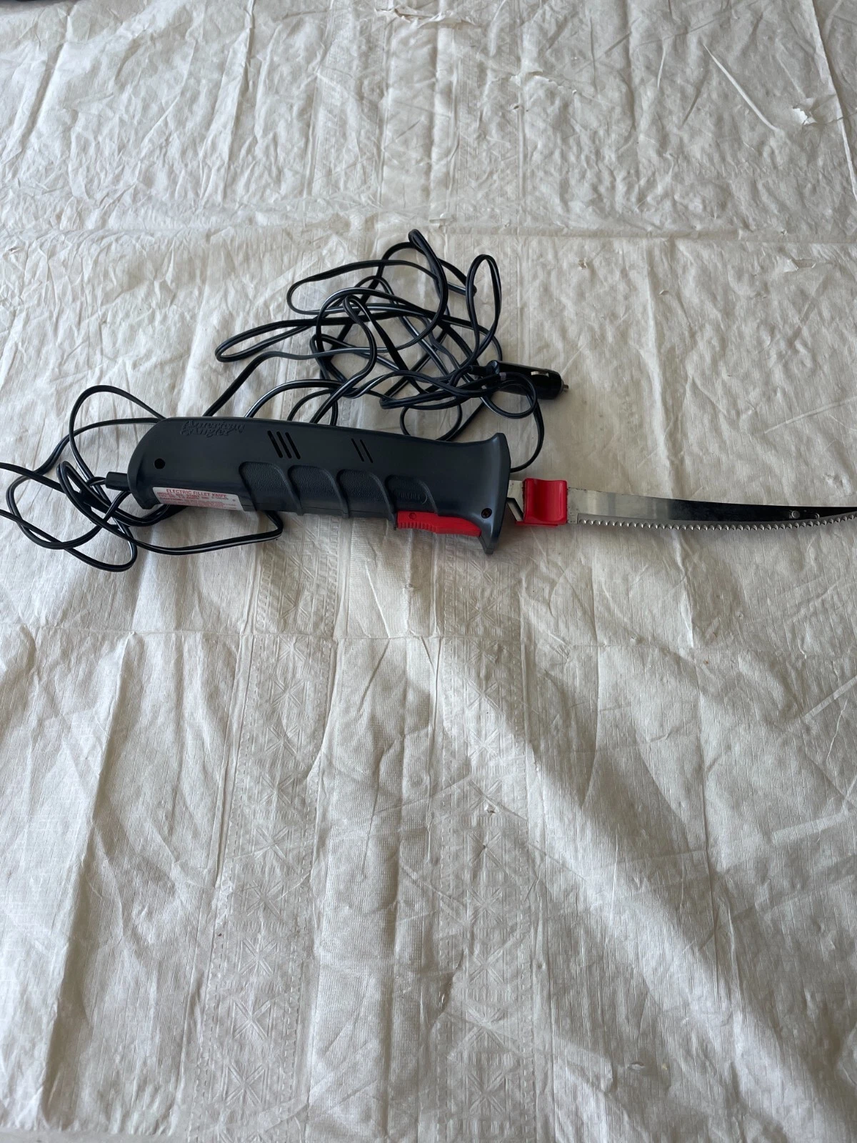 American Angler 31001 Electric Fillet Fish Knife 12V DC Plug in and battery cla