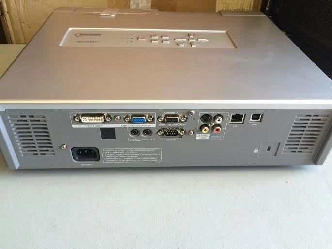 SHARP PG-D45X3D DLP PORTABLE PROJECTOR, 4500 LUMENS , ONLY 9 ORIGINAL HOURS!!! - Image 3 of 3