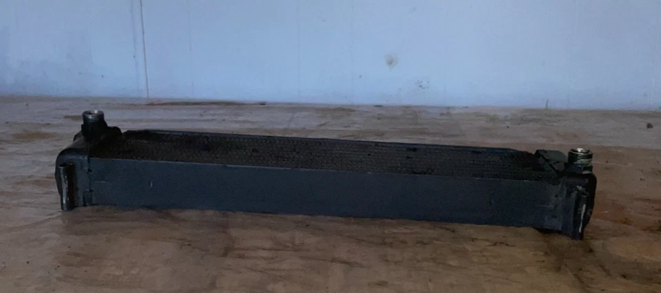 Enfriador de aceite de motor Mercedes-Benz 300D diésel 1977-1985 Foto 2 de 4