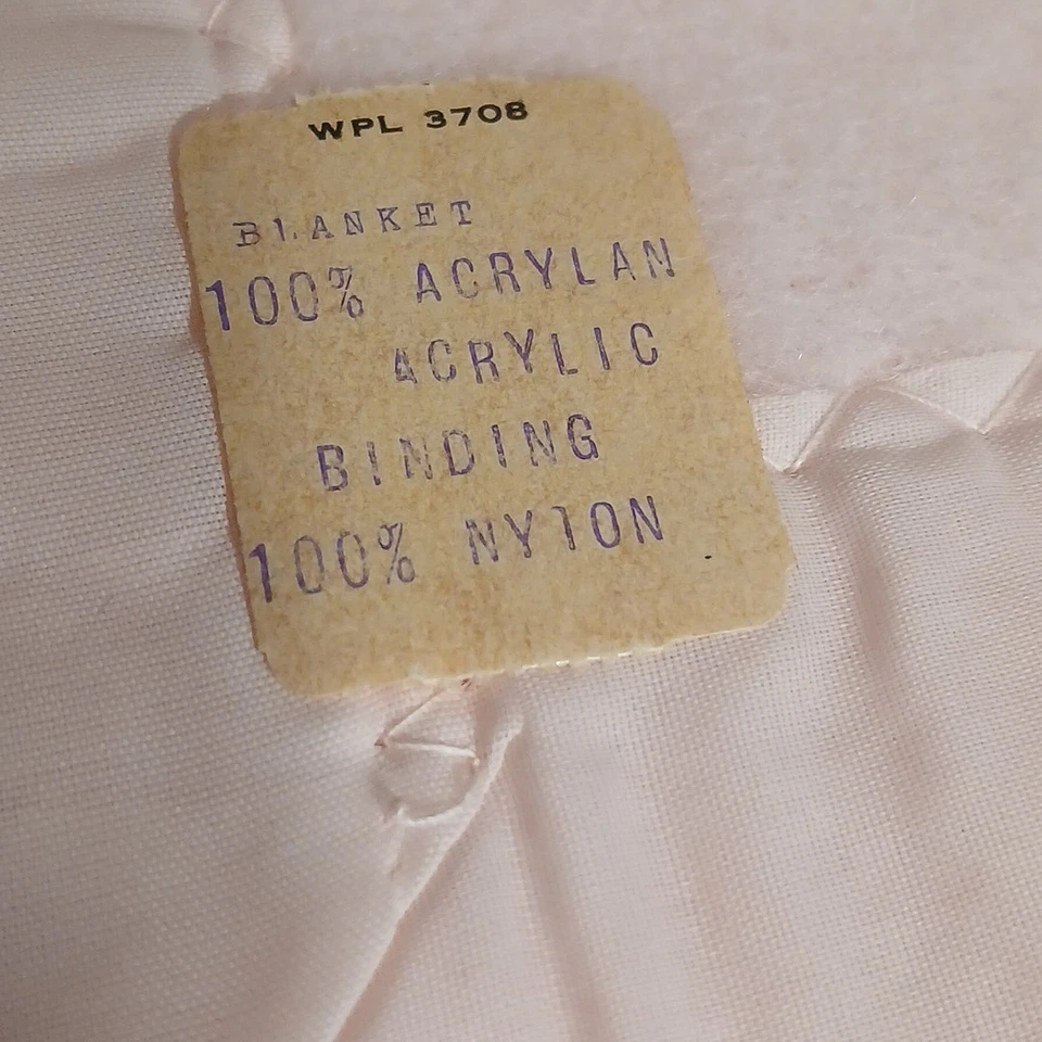 Vintage Acrylic Acrilan Pink Baby Toddler Blanket 36”x 46" Never Used  - Image 4 of 4