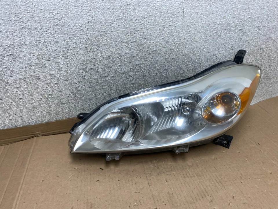 2009 to 2014 Toyota Matrix Left Driver LH Halogen Headlight Oem U7114 DG - Image 3 of 4