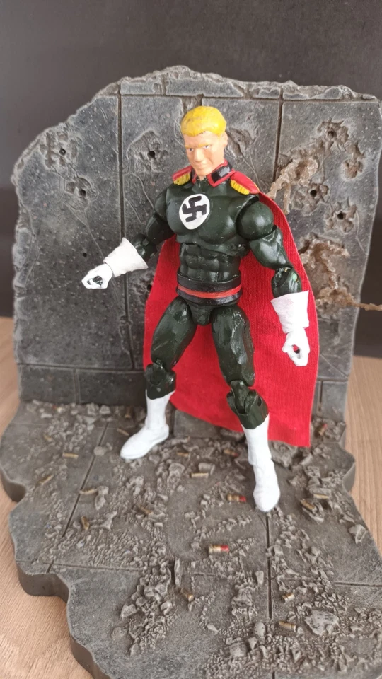 Экшн-фигурка 3,75 дюйма 1:18 на заказ Captain Nazi МАСШТАБ ВСЕЛЕННОЙ MARVEL - Изображение 2 из 4