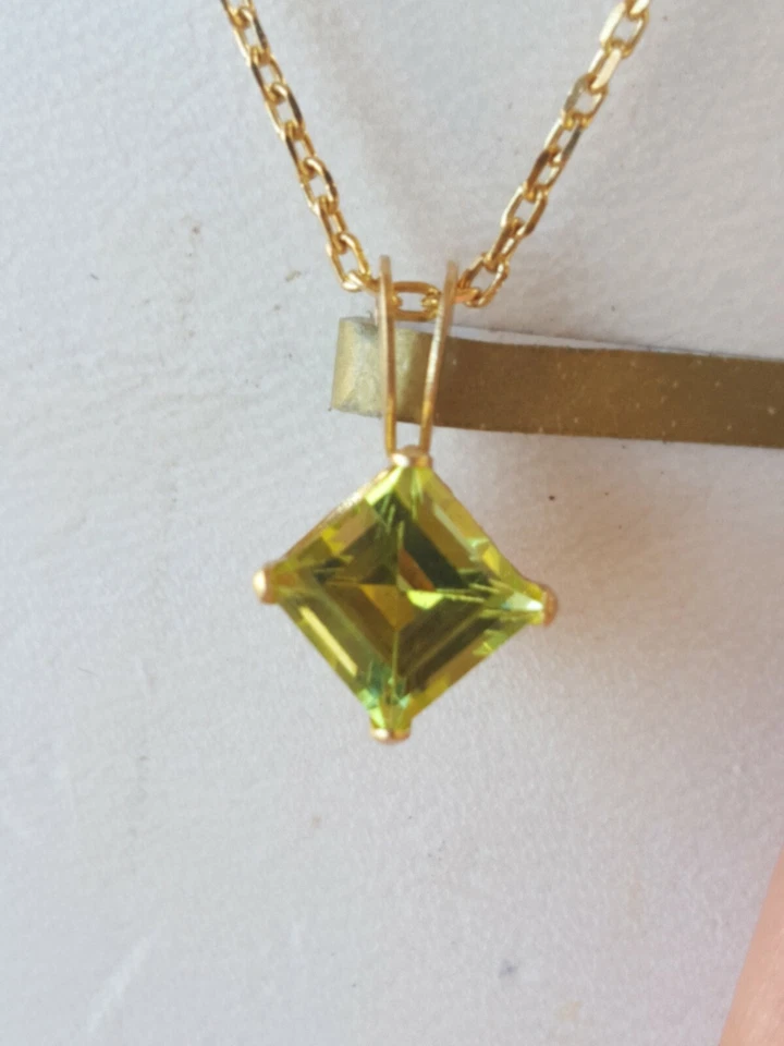 Peridot Labcreated Princess Cut Pendant 14kt Solid Yellow Gold - Image 2 of 4