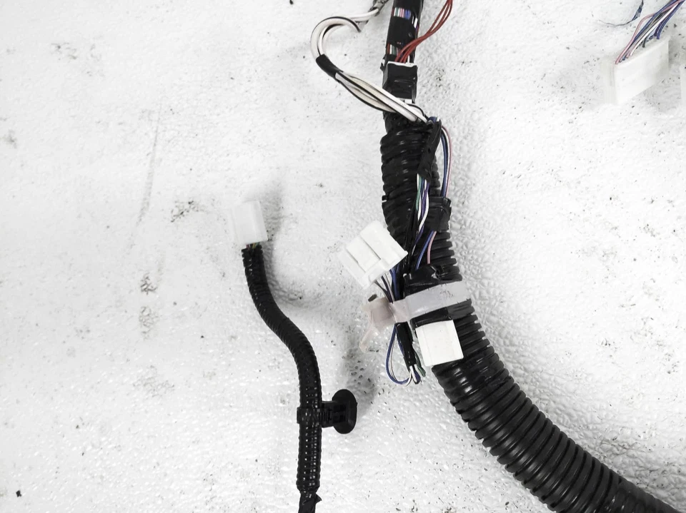 Arnés de cables para instrumentos Toyota Sienna 2017 82141-08F91 *Falta enchufe* Foto 4 de 4