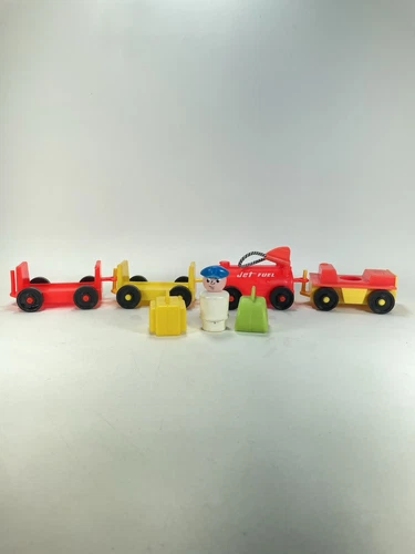 Vtg Fisher Price Little People Airport Luggage Train W/ Pilot And Suitcases