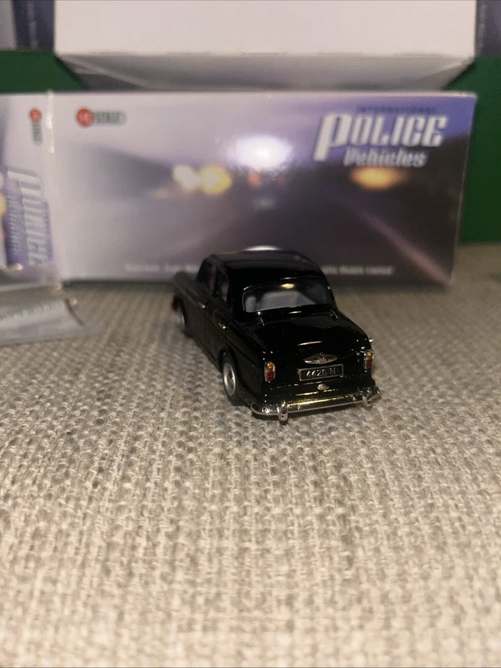 Brooklin Models 1/43 Scale IPV36 - 1958 Riley 1.5 Manchester Police - Black - Image 3 of 4