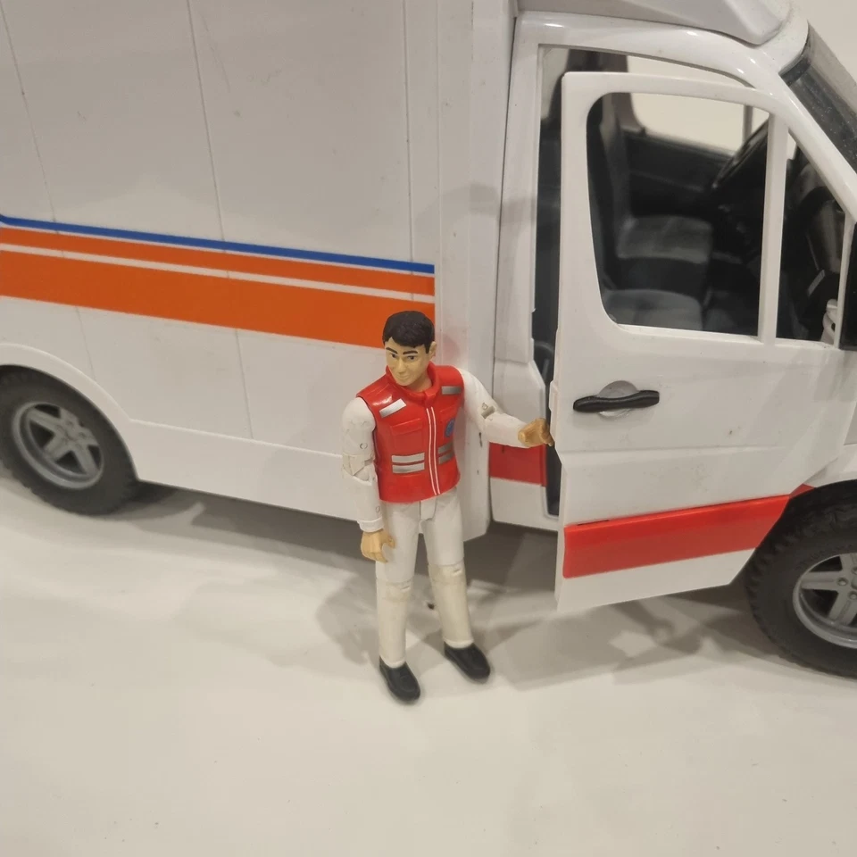 Bruder 1:16 Mercedes-Benz Sprinter Ambulance with figure tested working  - Image 2 of 4