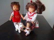 Famille Glady, les parents, le bébé et le chien Joggy - 1987 - Delavennat - 17cm