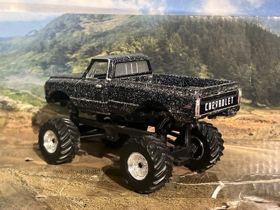 Loose 1:64 1972 Chevy K-10 LIFTED Custom Paint - Image 4 of 4