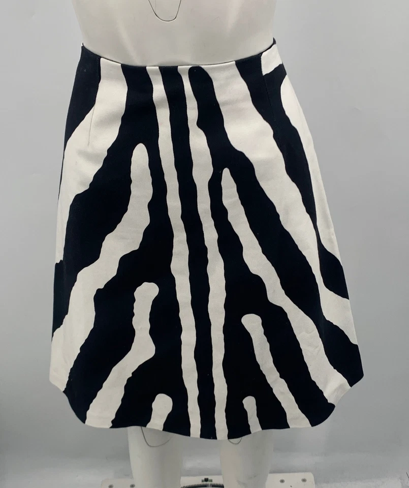 Falda Carolina Herrera para mujer negra blanca con estampado de cebra línea A talla 8 Foto 2 de 3