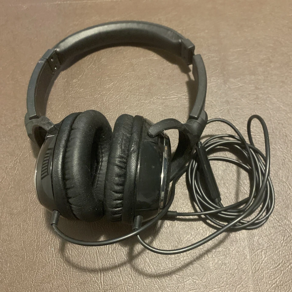 Klipsch One Auriculares Estéreo On-Ear con Micrófono + Control Remoto de 3 Botones Foto 2 de 4