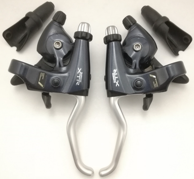 Shimano XTR ST-M900 3x8-Speed MTB Brake/Shifter Combo Set Good