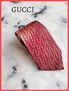 Cravate GUCCI 33,46 pouces motif chaîne rouge soie italienne