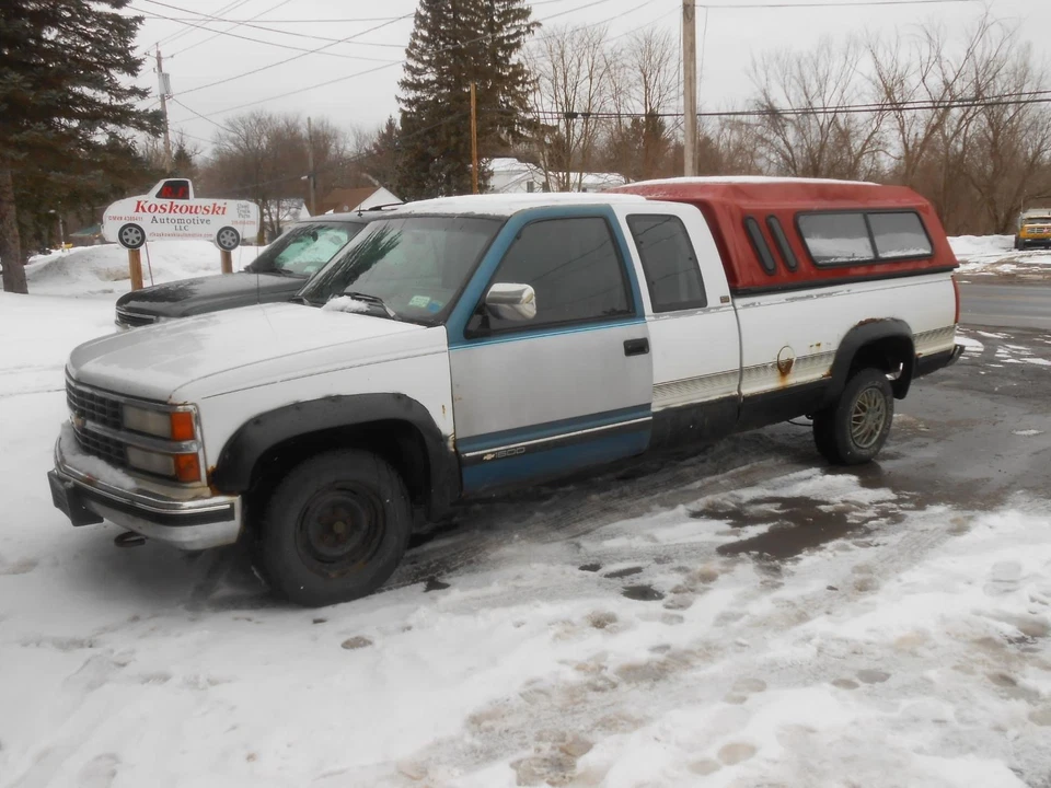 Upper Control Arm Right Passenger Side Chevy GMC C1500 4x2 88 89 90 91 92 93 94 - Image 3 of 4