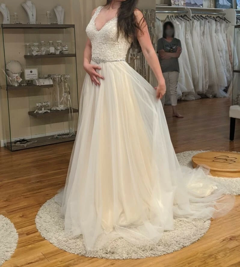 Allure Ivory Wedding Dress - Image 2 of 4