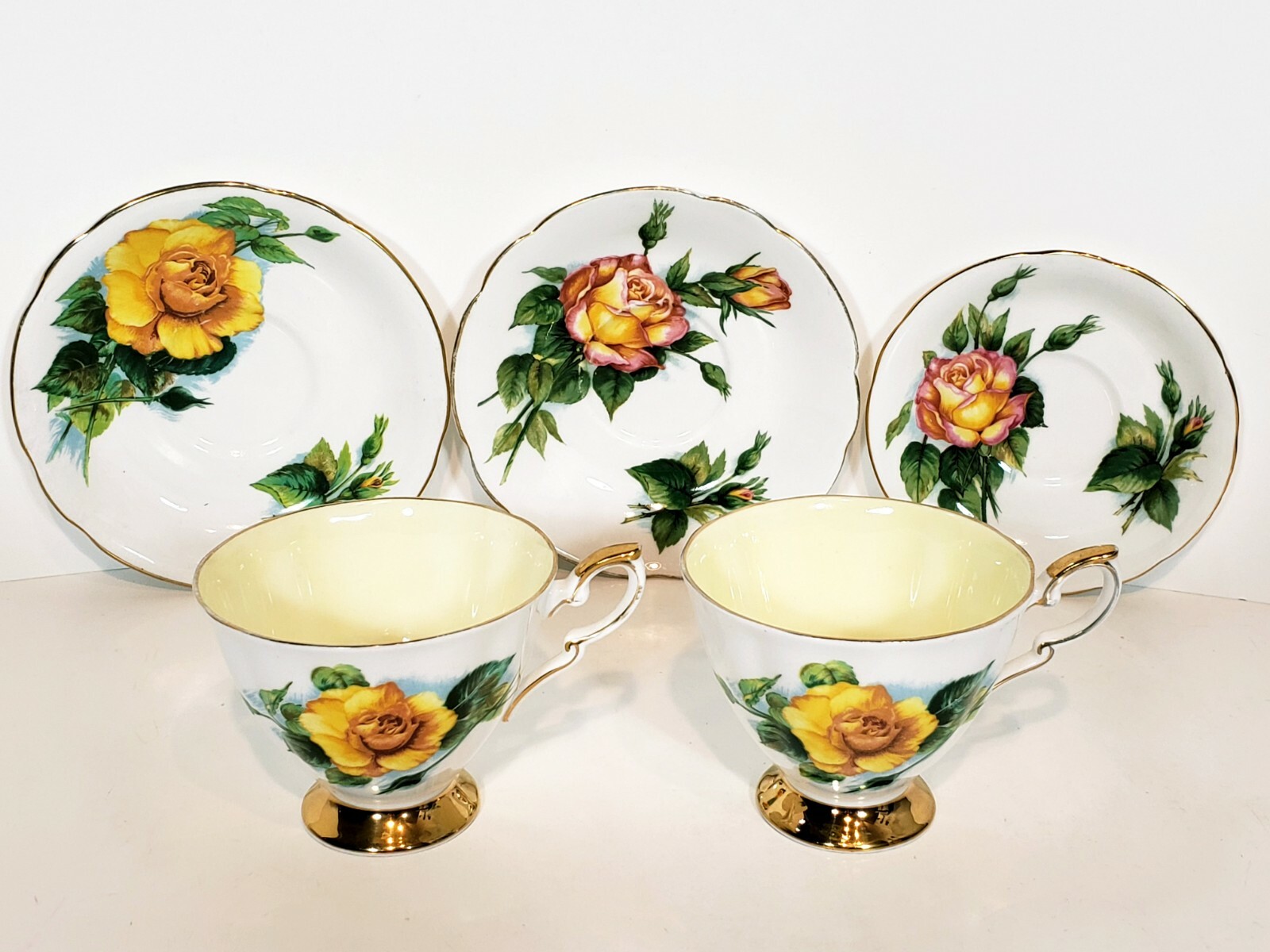 Paragon World Famous Roses Queen Set of 5 Tea Cups and Saucers