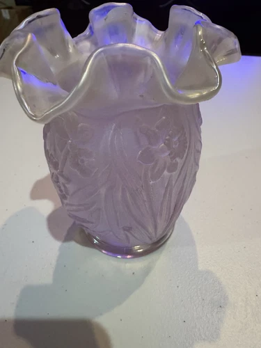 1990's Fenton  Pink Carnival opalescent Daffodil Vase, Ruffled Rim, 5 “ tall