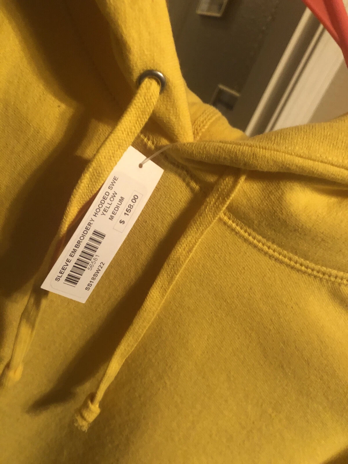 Sweat shirt à capuche jaune manche suprême broderie