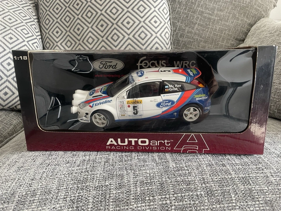 NEW Autoart 1:18 Scale Ford Focus WRC 2000 Night Race Colin McRae #5 Grist - Image 2 of 4