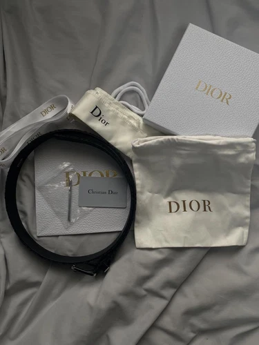 Authentique ceinture Christian Dior en cuir noir pour 90 cm avec boite du Japon