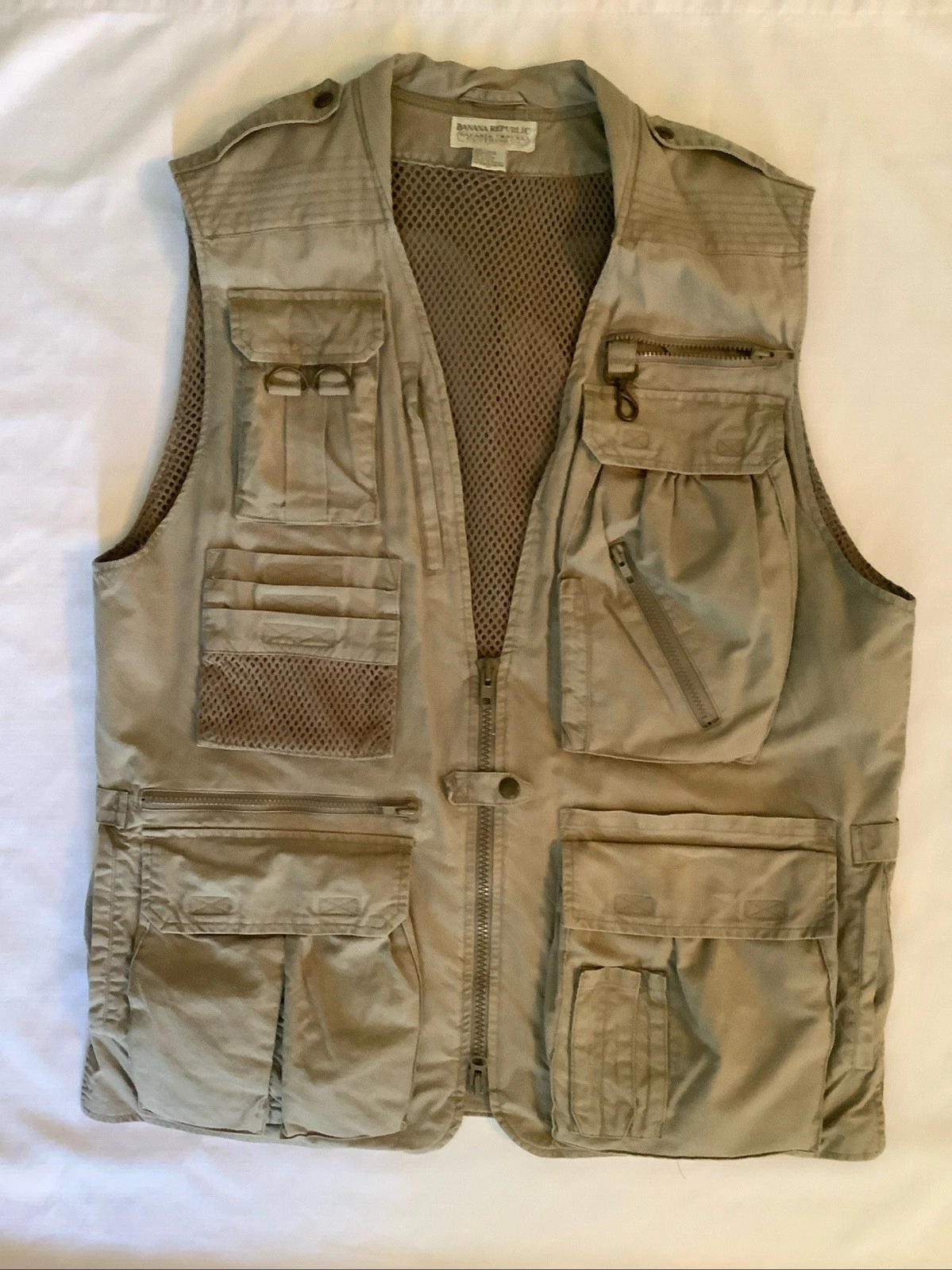 VTG Banana Republic Men's L Tan Safari Utility Vest Fishing Cargo Gorpcore ÈXC!!
Opens in a new wind