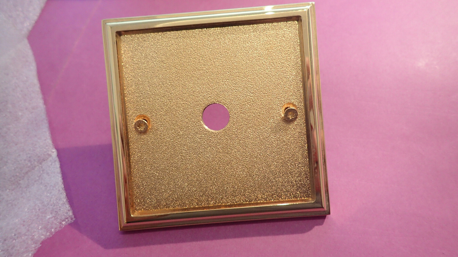 Plaque seule pour inter ou poussoir MELJAC OR pour sublimer l'éclairage de votre salon