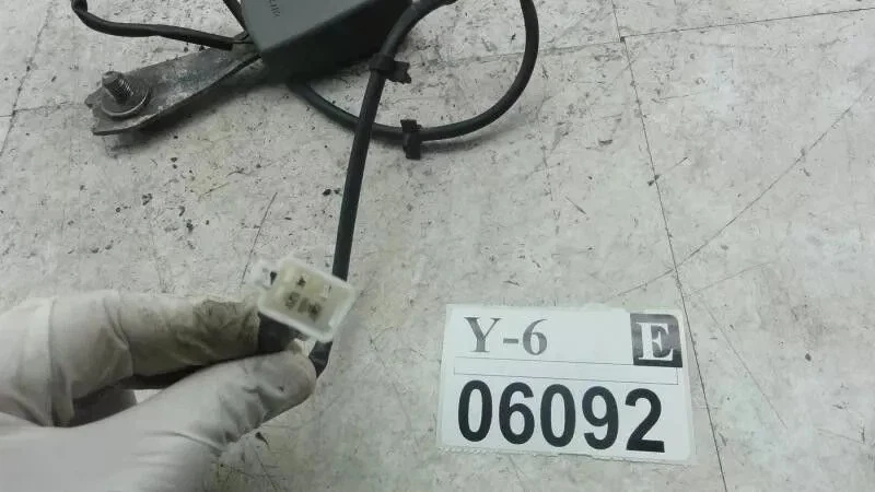 安全带扣 626 2000 2002 年马自达左驾驶员侧前座端闩原始设备制造商 — 第 3/4 张图片