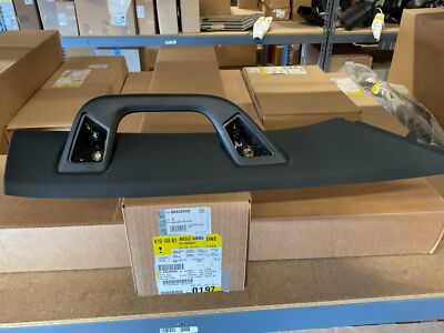 2022-2025 SILVERADO SIERRA PASSENGER SIDE BLACK WINDSHIELD PILLAR