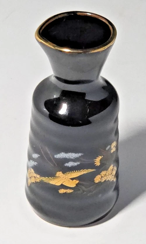 Small Asian Vase In Collectible Japanese Vases & Jars (1900-Now