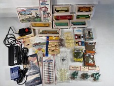 Vintage HO Scale Life-Like Bachmann Empire Builder Train Car Scenery Mixed Lot