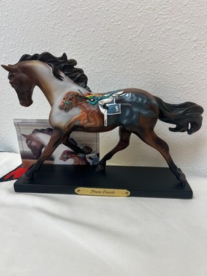 Trail of Painted Ponies PHOTO FINISH - 1E/0472