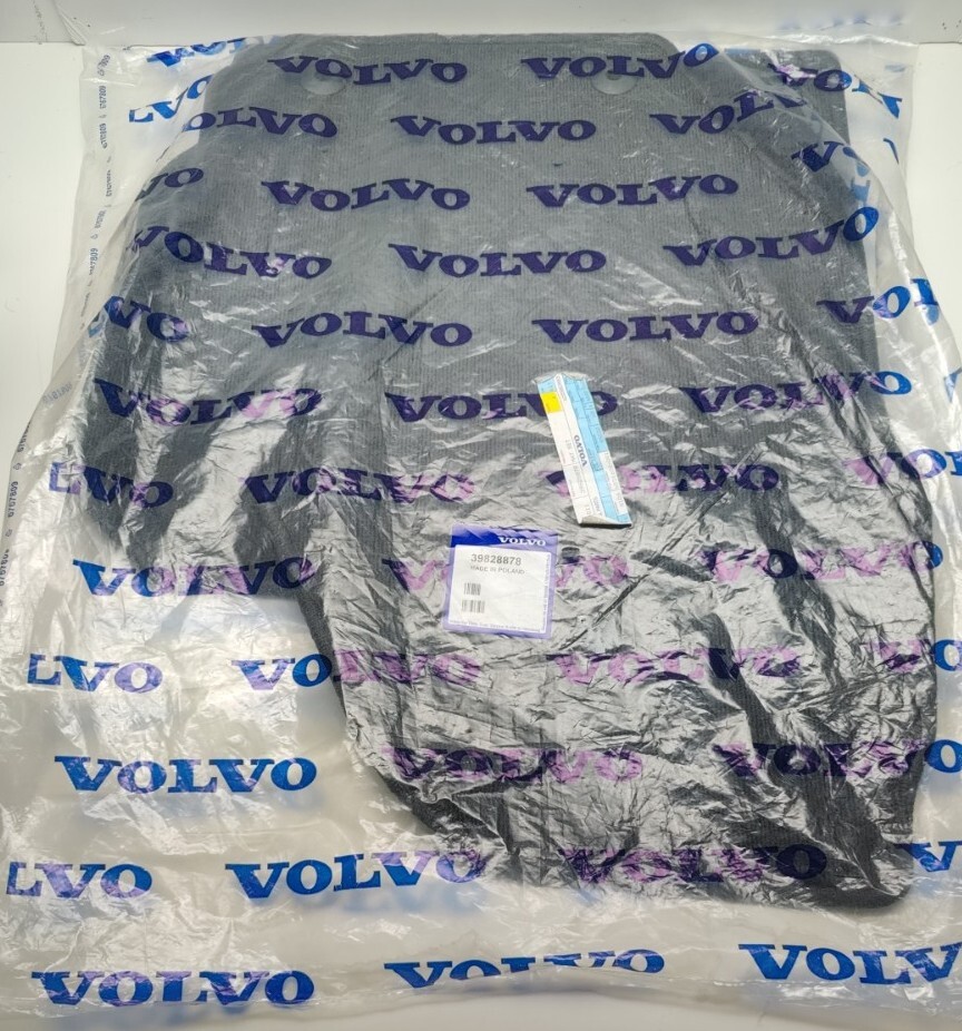 2011 2018 Volvo OEM Floor Mats S60 V60 4 Mats in Gray 39801568