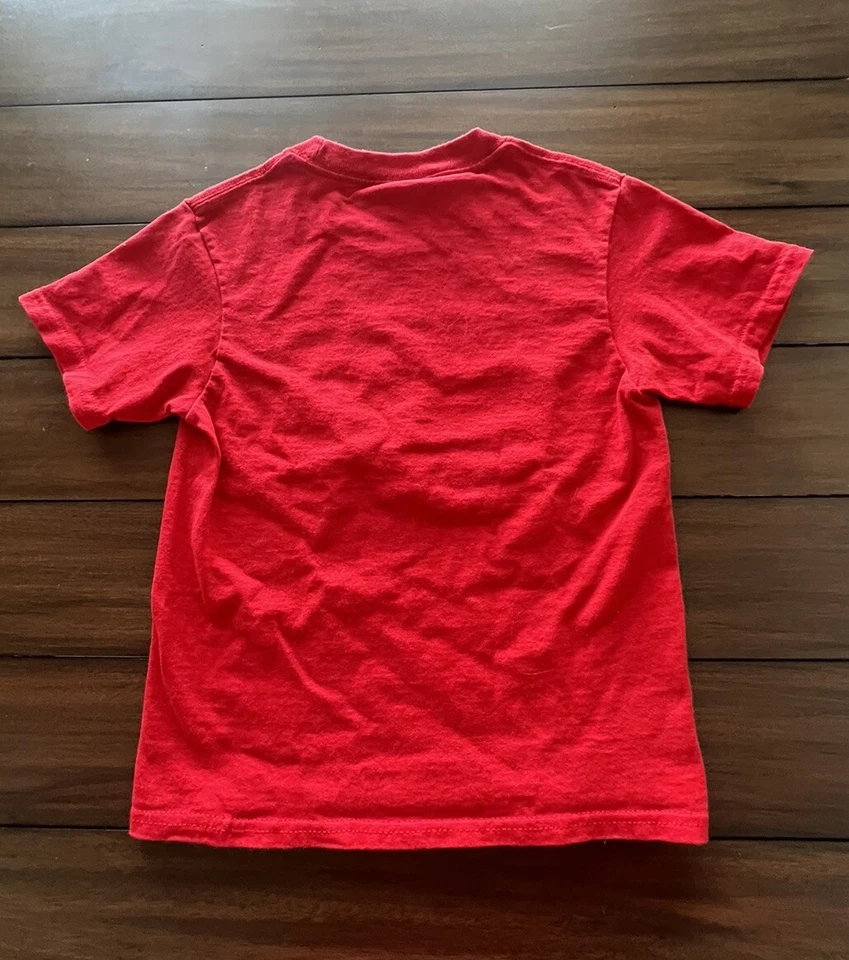 Boys “This Kid Loves Santa” North Pole, AK Size XS Graphic Short Sleeve T-Shirt - Image 4 of 4