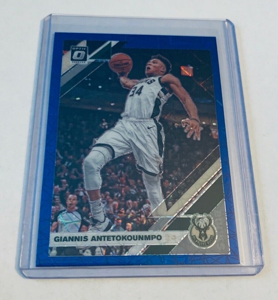 R48,712 - 2017-18 Donruss Optic Blue Velocity #81 Giannis Antetokounmpo Bucks