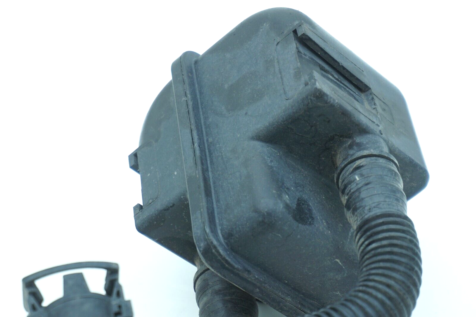 20072012 TOYOTA YARIS SEDAN 1.5L FUEL VAPOR EVAP CHARCOAL FILTER CANISTER OEM eBay