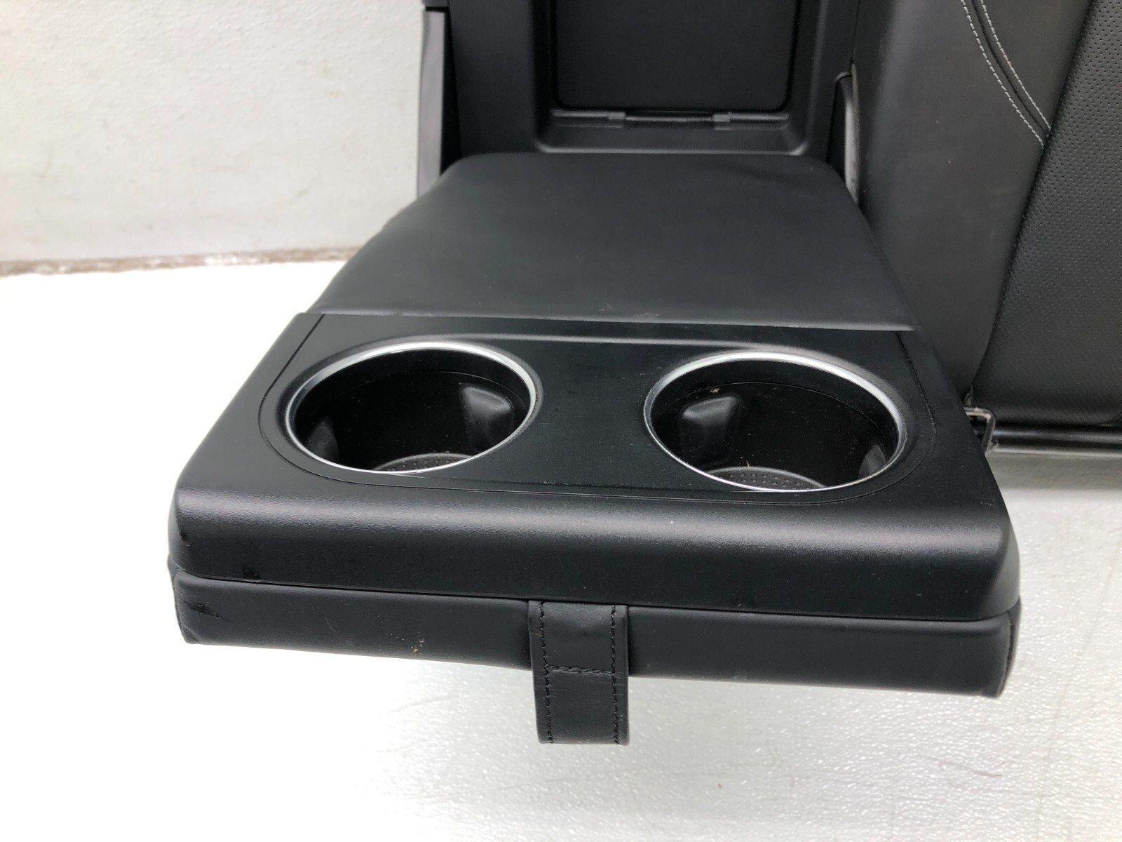 2017-2022 MASERATI LEVANTE S LEFT DRIVER REAR SPLIT SEAT BACKREST W/ARMREST OEM.