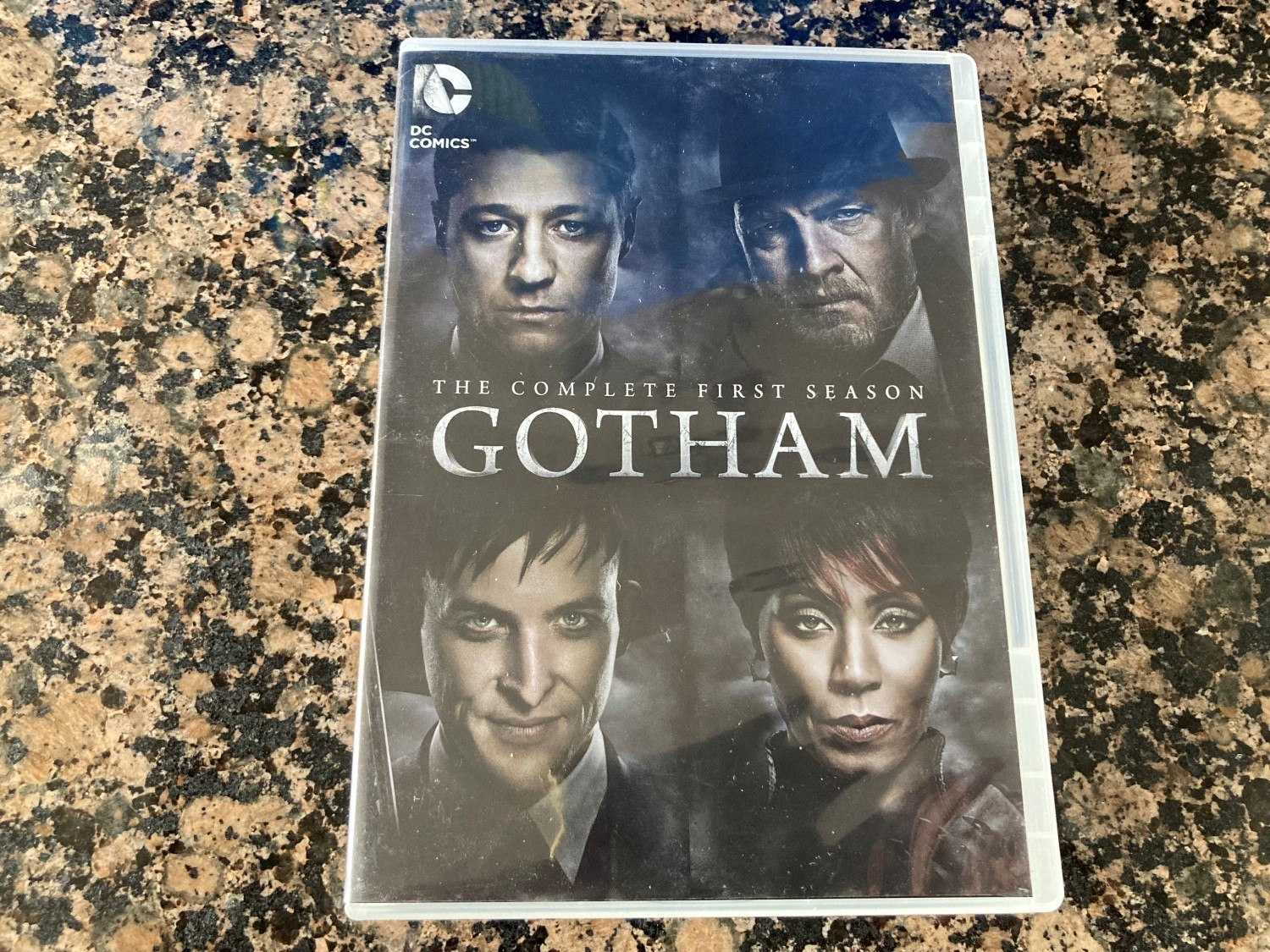 GOTHAM SEASON 1 DVD FREE SHIPPING